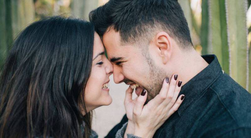 5 señales claras de que está buscando una relación seria contigo