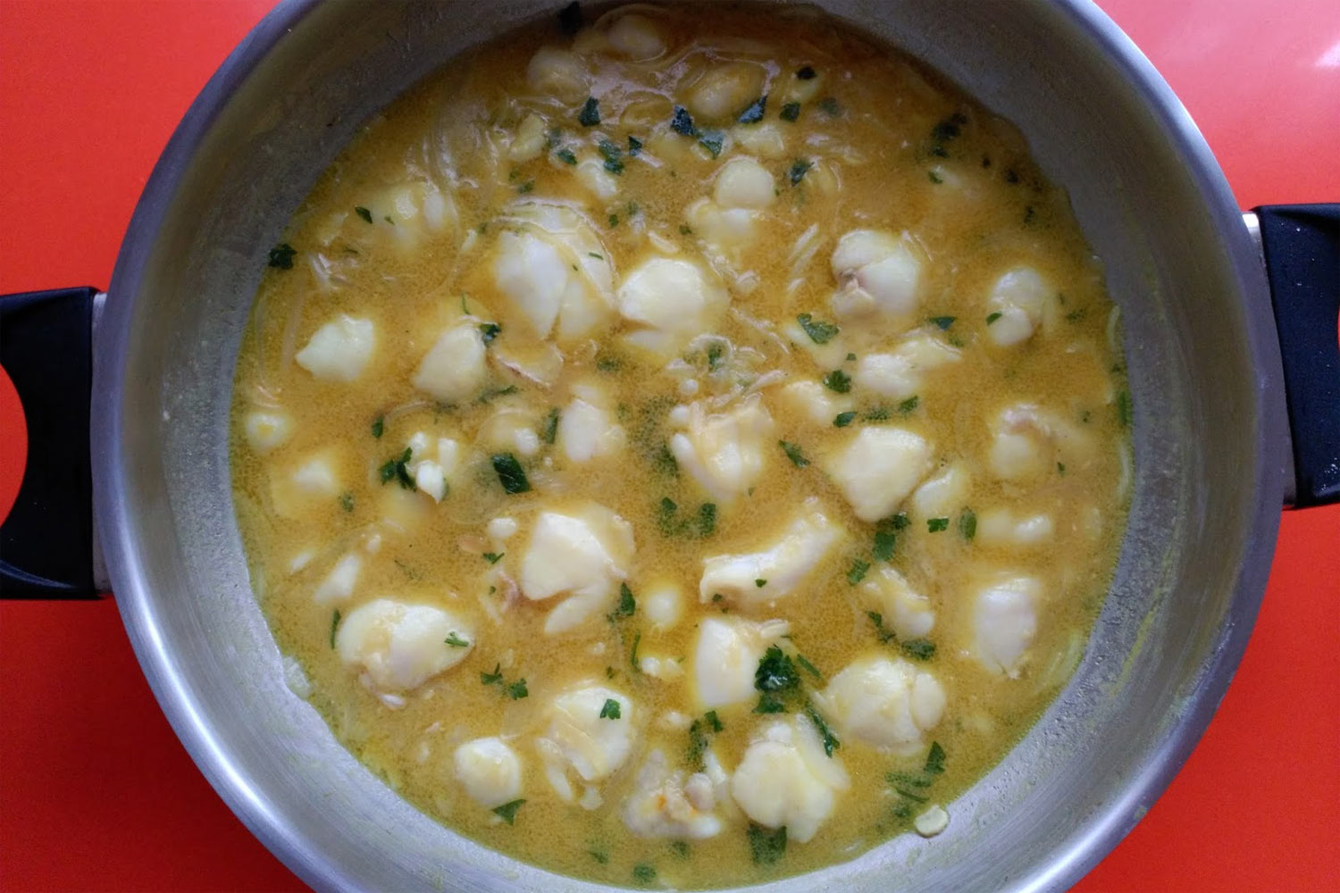 Receta fácil y sabrosa de carrilleras de bacalao al pil pil