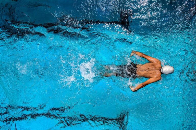 Desarrolla tu fuerza en el agua: Musculación en la natación