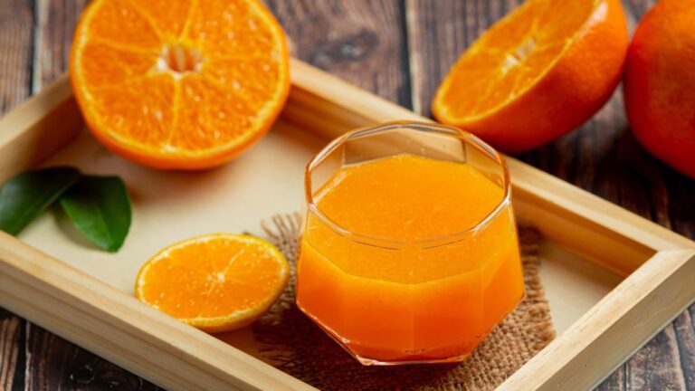 Descubre cómo el zumo de naranja te ayuda a perder peso.