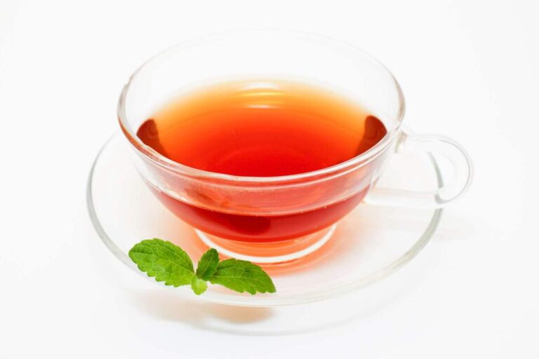 Descubre los sorprendentes beneficios del té rojo para tu salud.