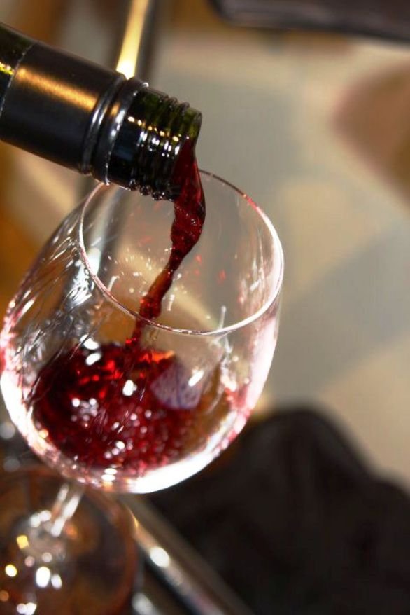 Descubre los sorprendentes beneficios del vino con ajo