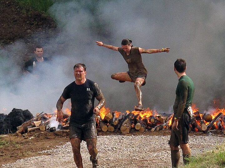 Miami Spartan Race: Un Joven de 9 años Supera Múltiples Obstáculos y Triunfa en la Carrera Diseñada por los SEAL