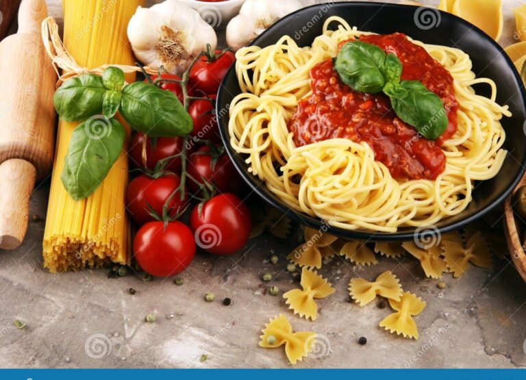 Sabrosa receta italiana de pasta con tomate y albahaca