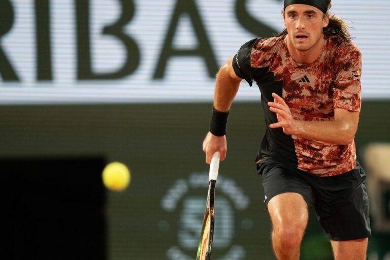 Tsitsipas cae ante el imparable Alcaraz en el próximo partido de Roland Garros: ¿La melatonina la razón de su derrota?